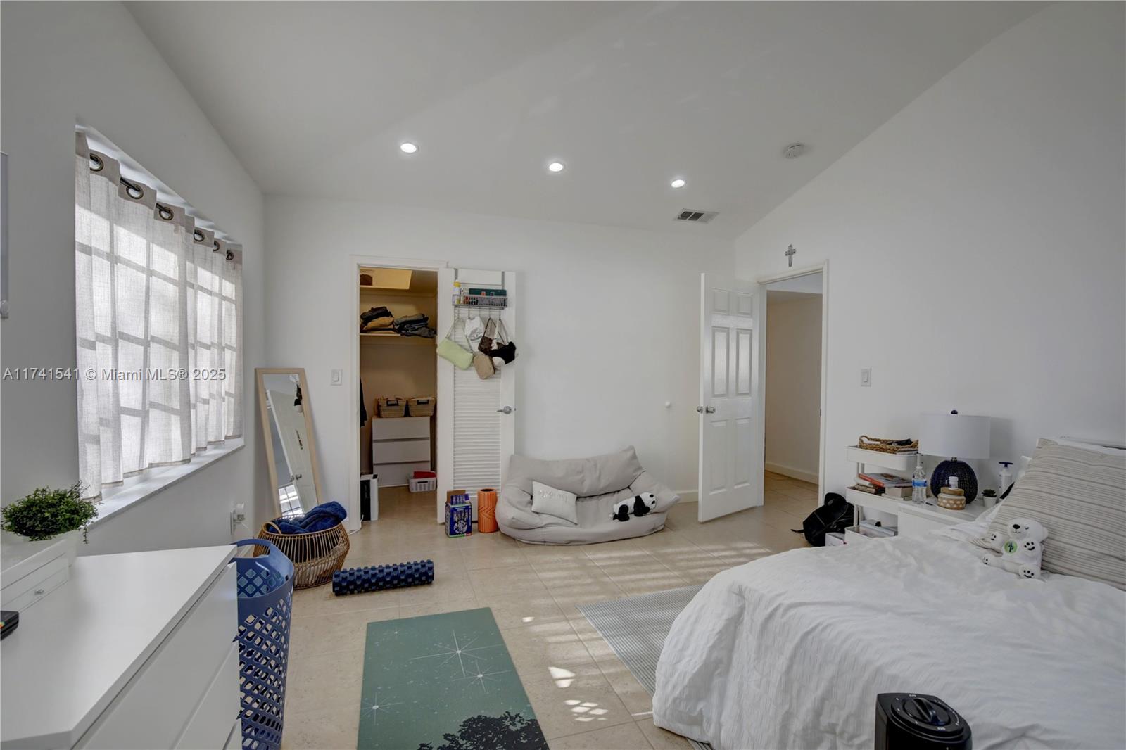 4995 Ponce De Leon Coral Gables, FL 33146 - Photo 72 of 92