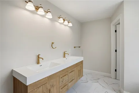 $1,200,000 | 413 New River Road, Lincoln, RI 02838