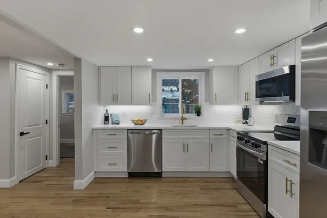 $799,999 | 35 Oak Street, Tewksbury, MA 01876