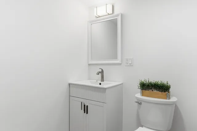 $874,999 | 35 Oak Street, Tewksbury, MA 01876