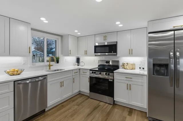 $799,999 | 35 Oak Street, Tewksbury, MA 01876