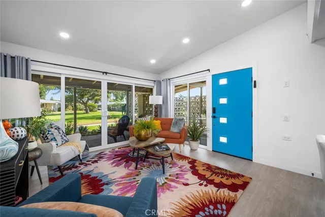 $549,000 | 13160 Nassau Drive, Unit 211L, Seal Beach, CA 90740