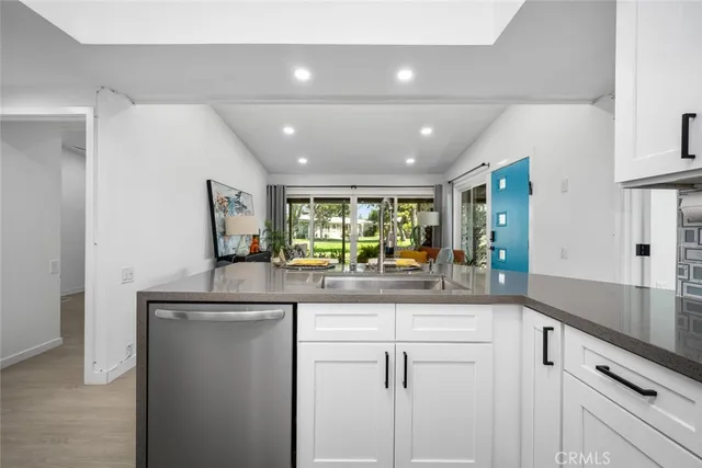 $549,000 | 13160 Nassau Drive, Unit 211L, Seal Beach, CA 90740