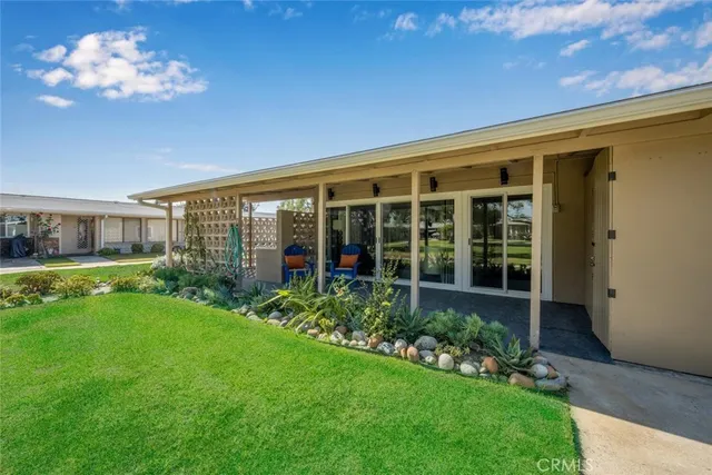 $549,000 | 13160 Nassau Drive, Unit 211L, Seal Beach, CA 90740