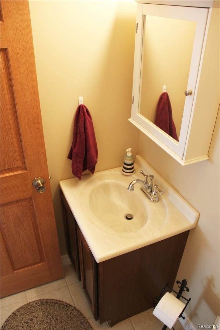 9430 Chambers Road Pinckney, MI 48169 - Photo 15 of 55 9430 Chambers Bathroom (2).JPG