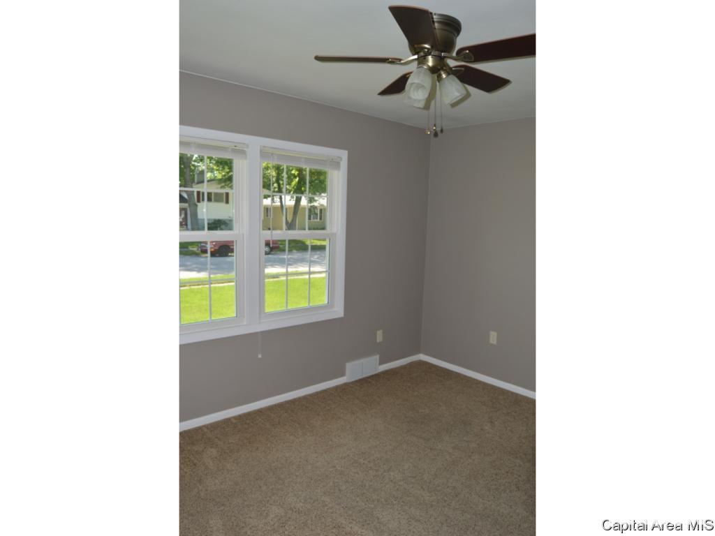 16 Bel Aire Drive Springfield, IL 62703 - Photo 8 of 23