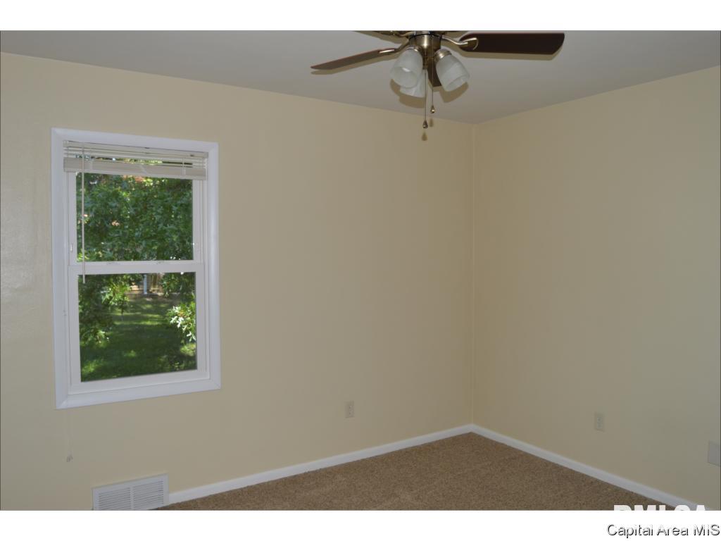 16 Bel Aire Drive Springfield, IL 62703 - Photo 10 of 23