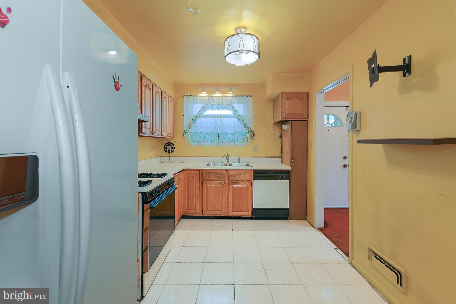 7204 Croydon Road Baltimore, MD 21207 - Photo 12 of 43