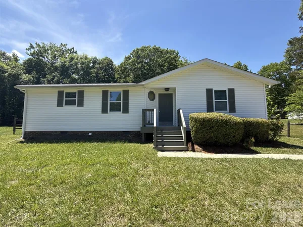 $1,775 | 8209 Terra Linda Lane, Charlotte, NC 28215