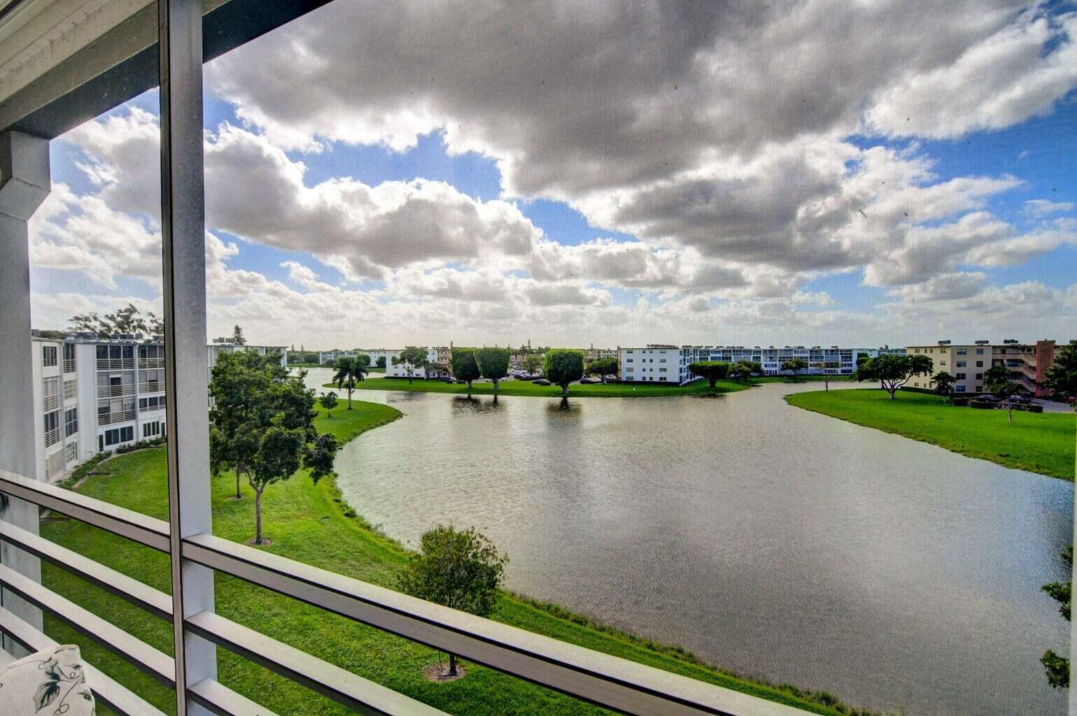3029 Lincoln B, Unit 3029 Boca Raton, FL 33434 - Photo 2 of 3 3029 Lincoln