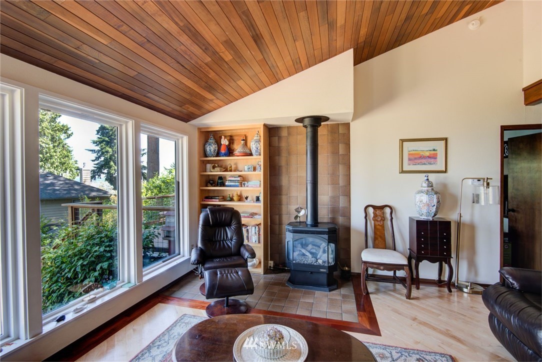 3719 Saratoga Road Langley, WA 98260 - Photo 11 of 34 Gallery Image 11