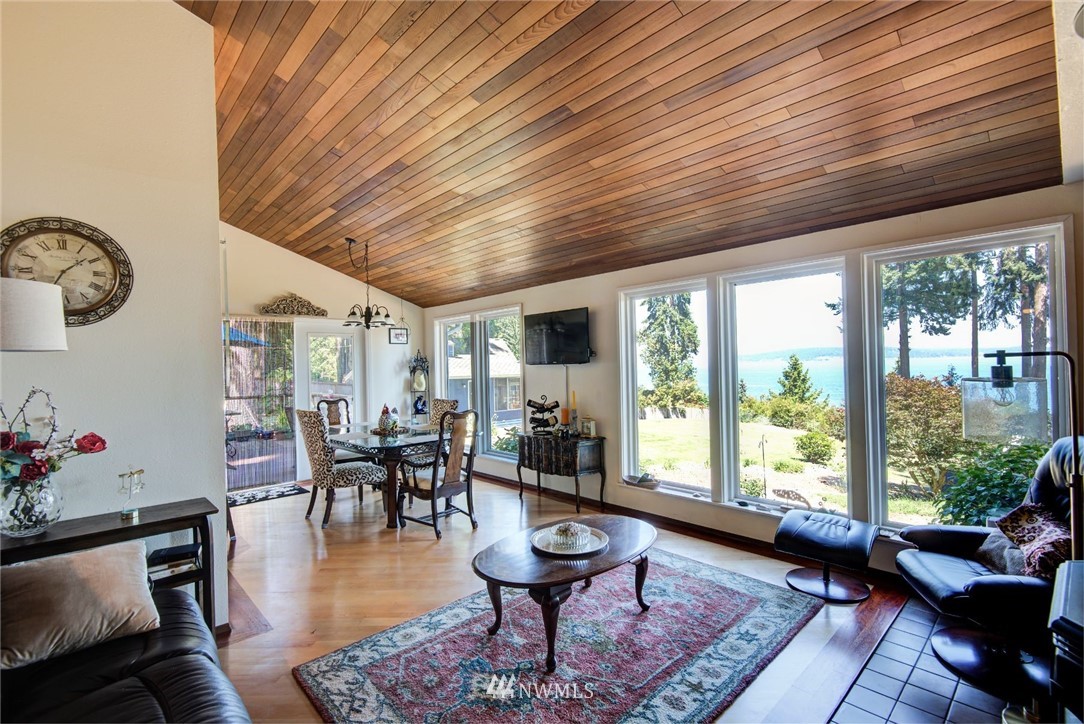 3719 Saratoga Road Langley, WA 98260 - Photo 12 of 34 Gallery Image 12