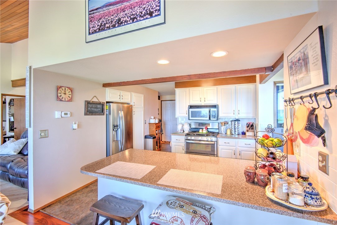 3719 Saratoga Road Langley, WA 98260 - Photo 14 of 34 Gallery Image 14