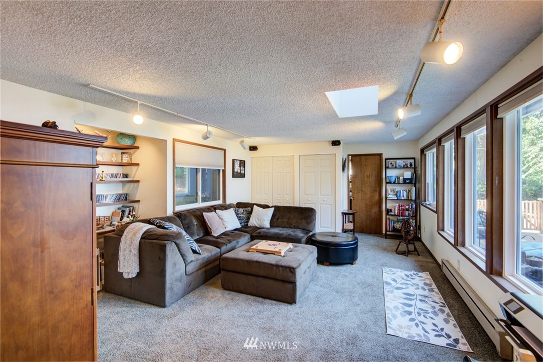 3719 Saratoga Road Langley, WA 98260 - Photo 16 of 34 Gallery Image 16