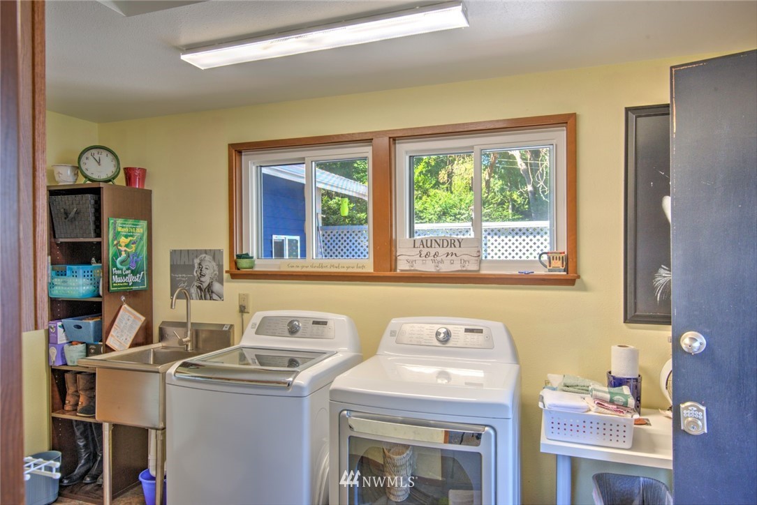 3719 Saratoga Road Langley, WA 98260 - Photo 18 of 34 Gallery Image 18