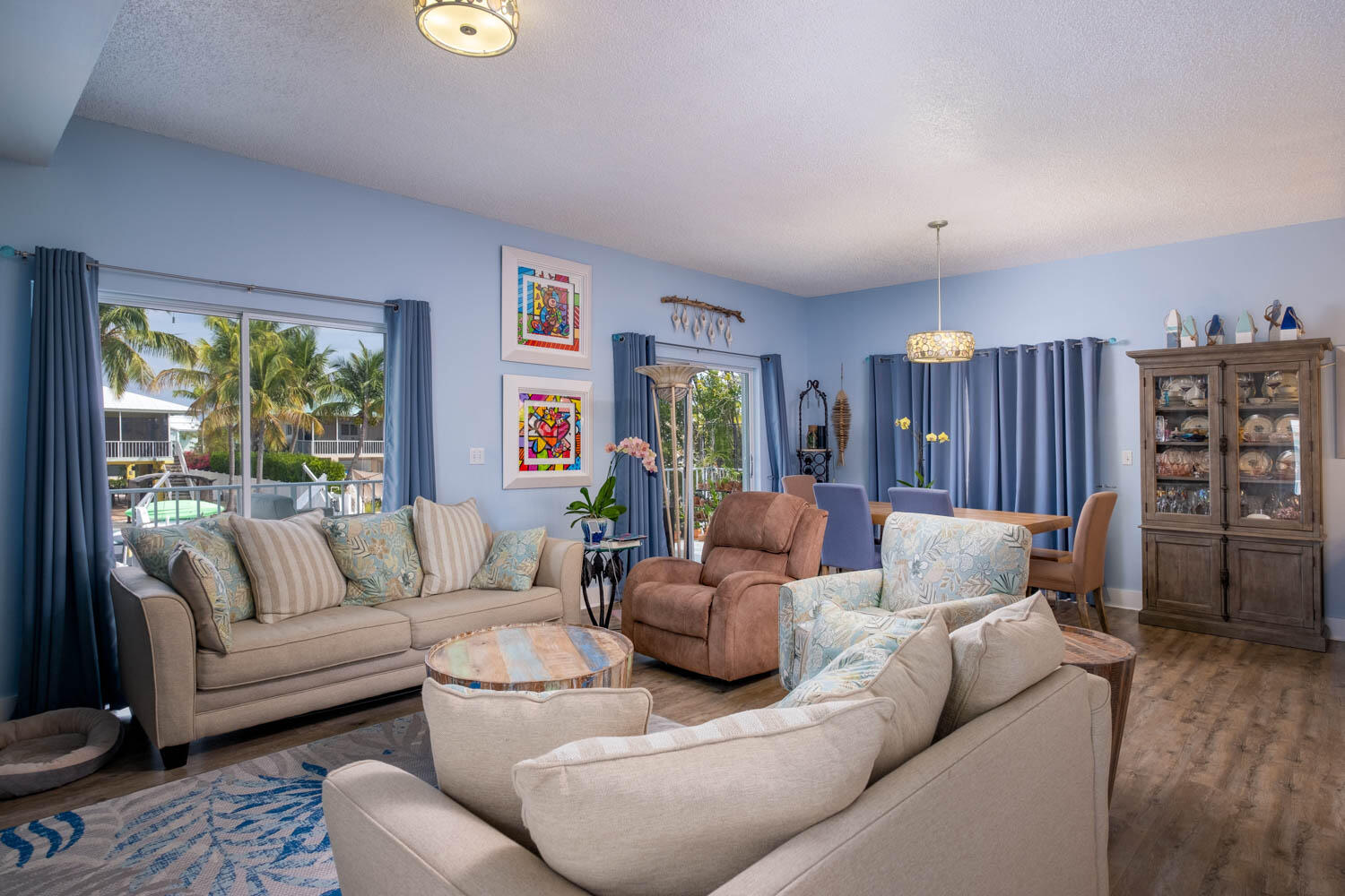 16 Corrine Place Key Largo, FL 33037 - Photo 11 of 50 a living room with furniture and a large window