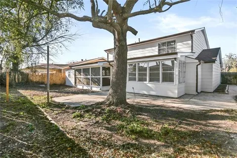 $285,000 | 3865 Greenbriar Lane, Harvey, LA 70058