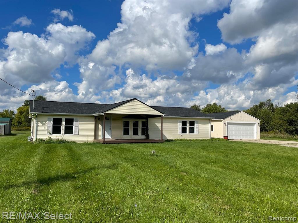 4167 North Center Road Flint, MI 48506 - Photo 1 of 27