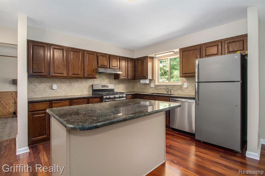 5207 King Road Howell, MI 48843 - Photo 6 of 25
