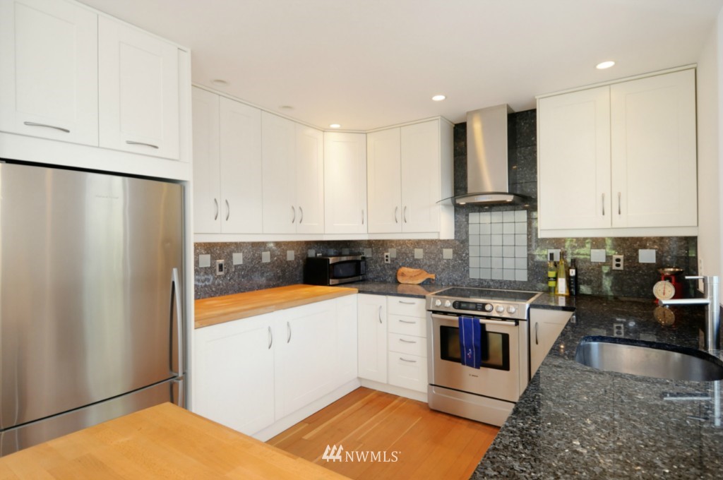 3937 Southwest Austin Street Seattle, WA 98136 - Photo 11 of 24 Gallery Image 11