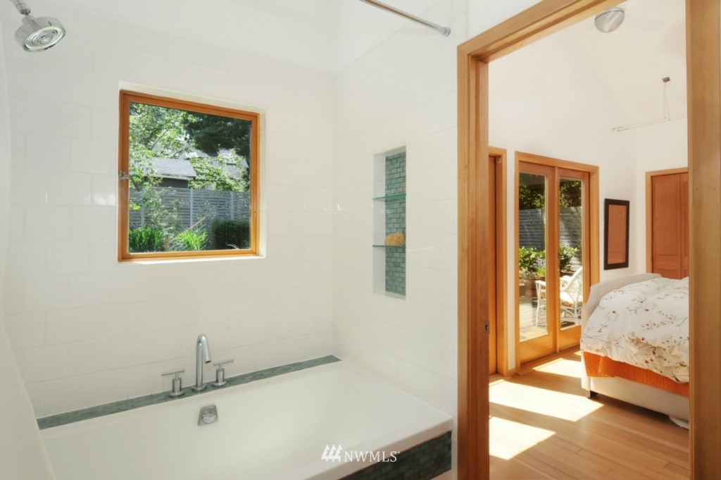 3937 Southwest Austin Street Seattle, WA 98136 - Photo 14 of 24 Gallery Image 14