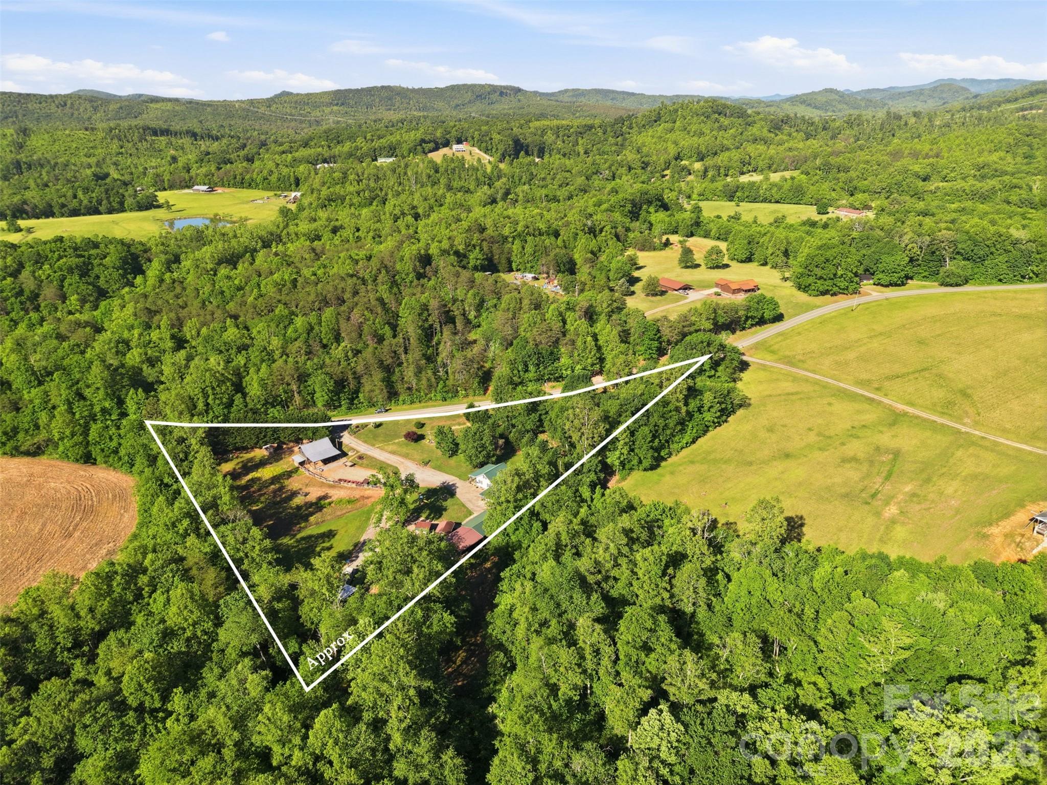 176-174 Oak Hollow Road Union Grove, NC 28689 - Photo 7 of 48 a view of a city