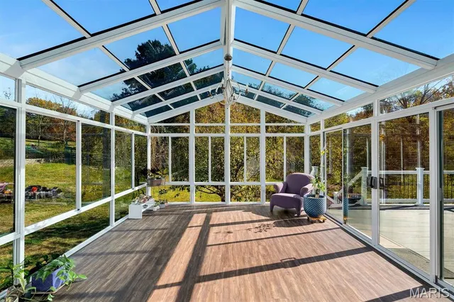 $790,000 | 42 Windam Pl Drive, St. Charles, MO 63304