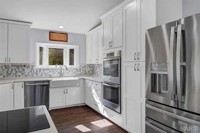 $790,000 | 42 Windam Pl Drive, St. Charles, MO 63304