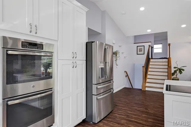 $790,000 | 42 Windam Pl Drive, St. Charles, MO 63304