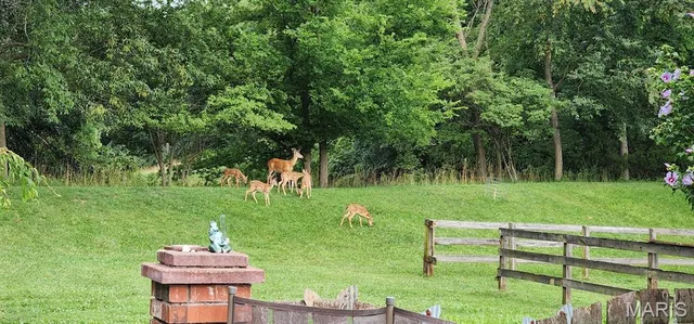 $790,000 | 42 Windam Pl Drive, St. Charles, MO 63304