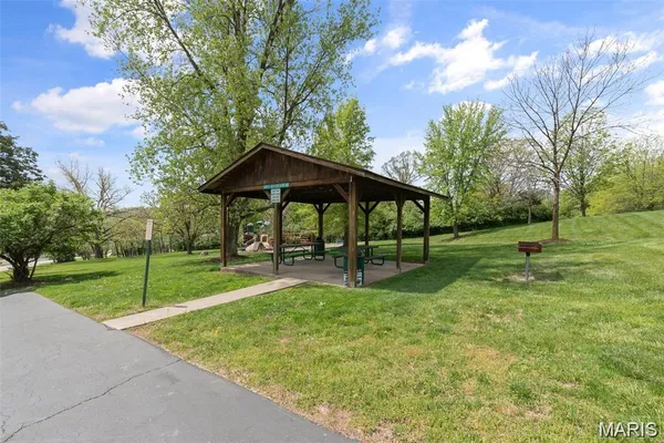 $349,900 | 132 Hunters Green Lane, Eureka, MO 63025