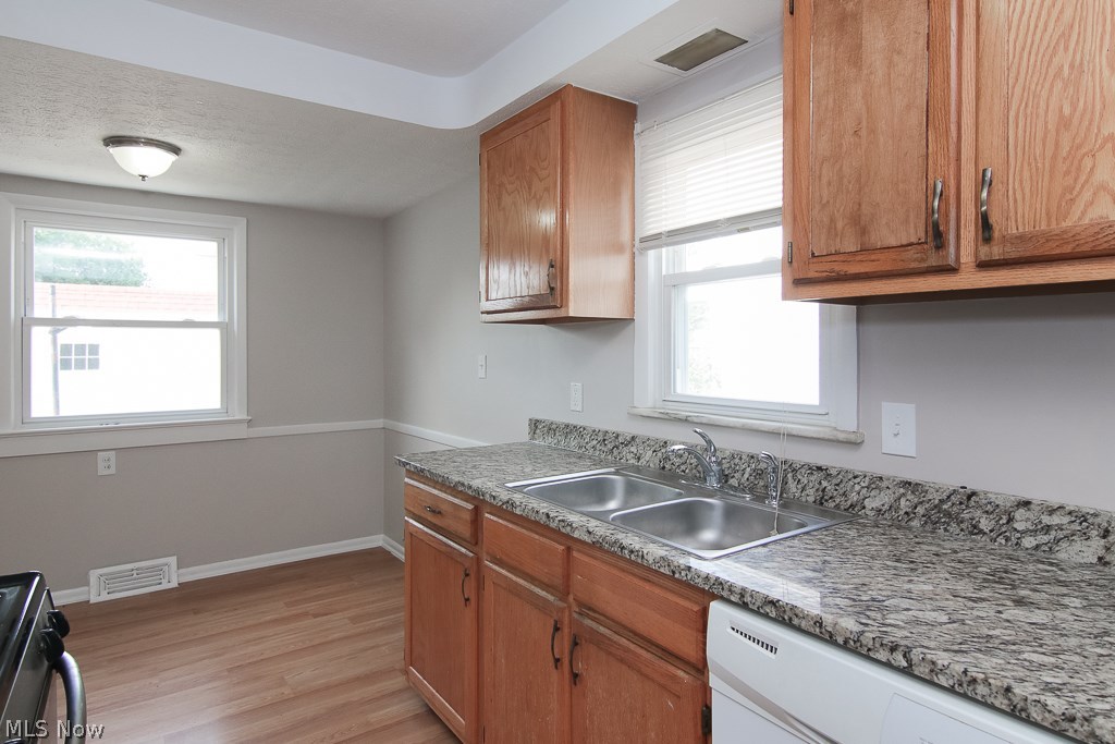 4070 Stonehaven Road Cleveland, OH 44121 - Photo 23 of 35