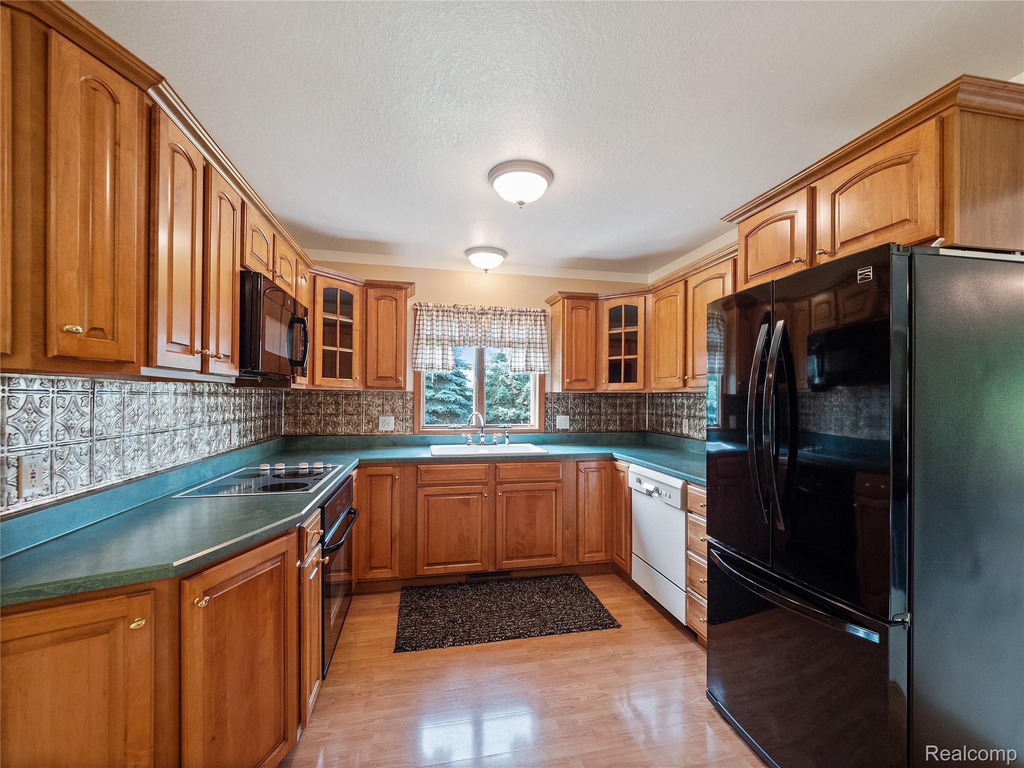 9987 Steffas Road Maybee, MI 48159 - Photo 19 of 47 Kitchen