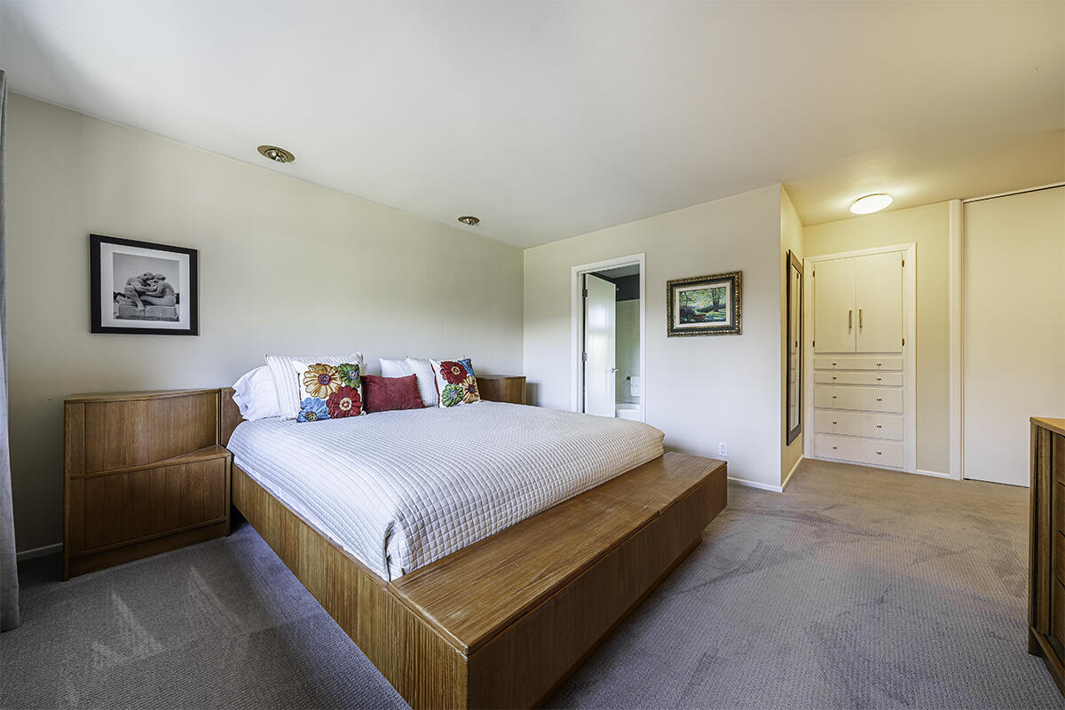 113 South Foothill Road Medford, OR 97504 - Photo 17 of 32 DSC07832-HDR-Edit