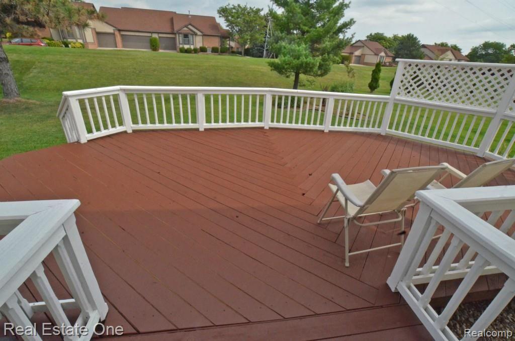 364 Huntington Court Rochester Hills, MI 48307 - Photo 9 of 25