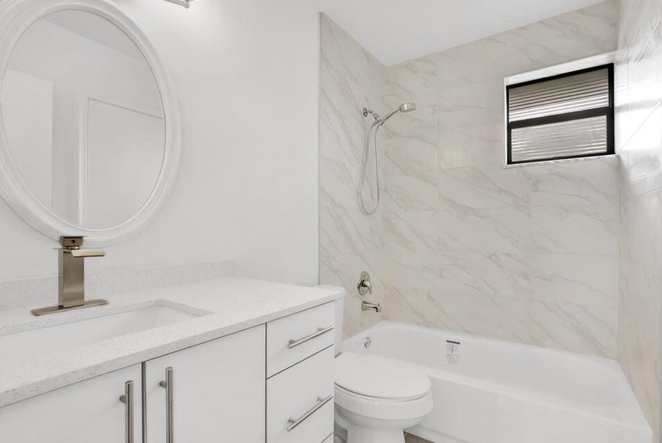 7200 Northwest 2nd Avenue, Unit 42 Boca Raton, FL 33487 - Photo 13 of 23 13-Bathroom