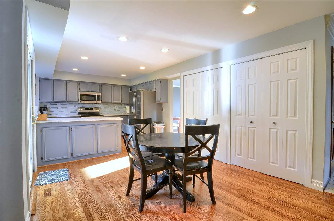 561 Sunlight Drive Rochester, MI 48309 - Photo 12 of 30 Breakfast Nook
