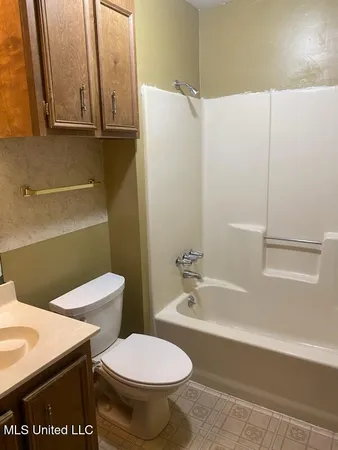 $165,000 | 6162 Clarence Drive, Jackson, MS 39206