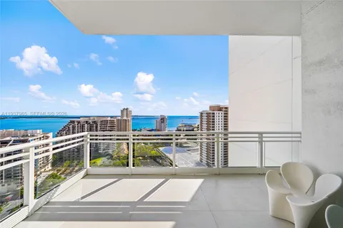 $2,850,000 | 900 Brickell Key Boulevard, Unit 2004, Miami, FL 33131