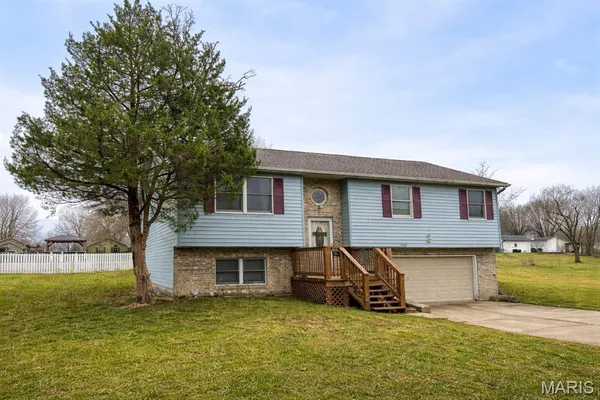 $220,000 | 1148 Nassau Drive, Edwardsville, IL 62025