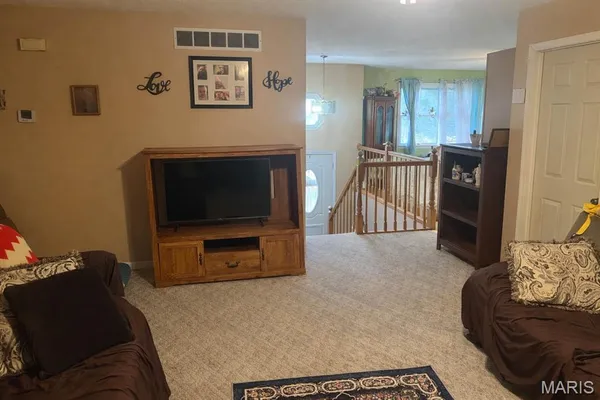 $220,000 | 1148 Nassau Drive, Edwardsville, IL 62025