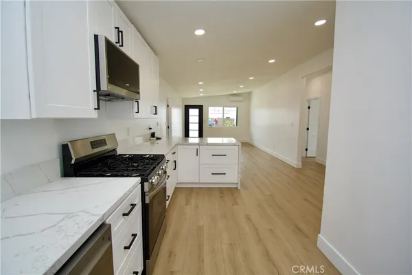 $4,895 | 820 Iris Avenue, Imperial Beach, CA 91932