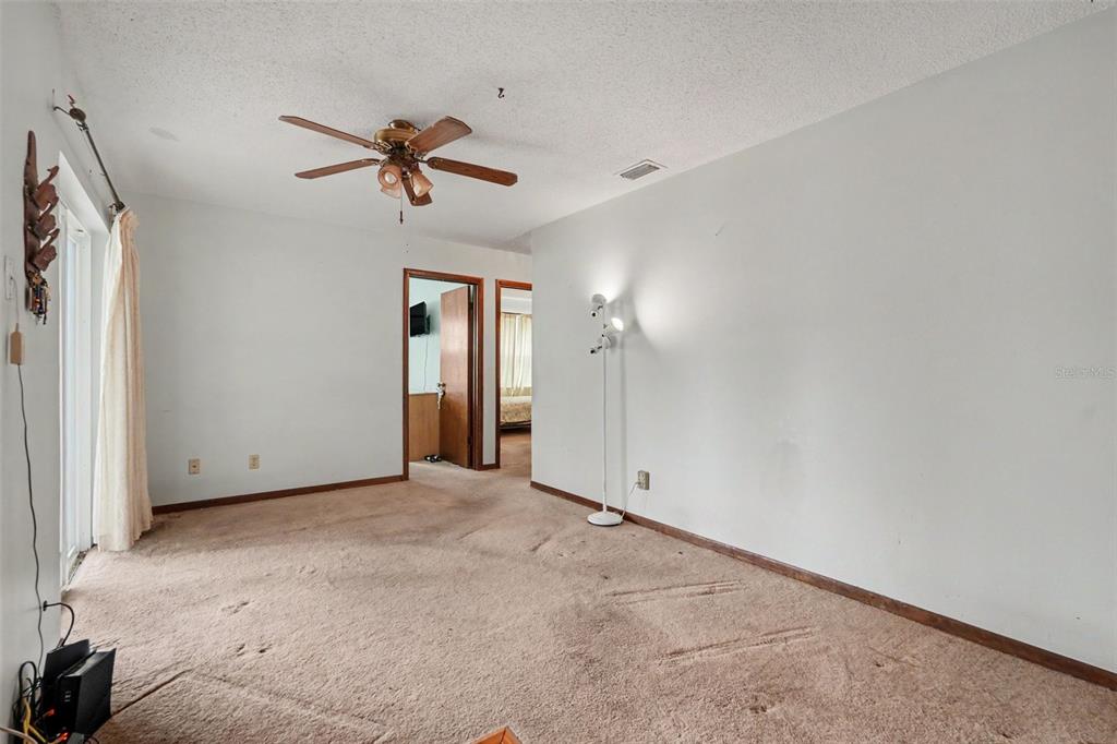 2815 Linden Tree Street Seffner, FL 33584 - Photo 13 of 27