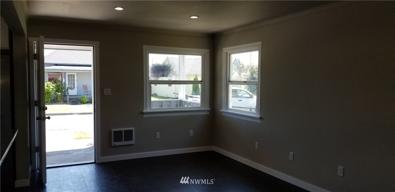246 Southwest 2nd Street Chehalis, WA 98532 - Photo 3 of 15 Gallery Image 3
