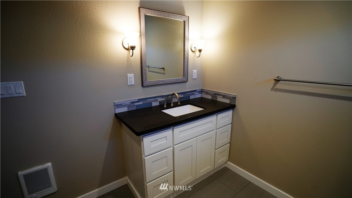 246 Southwest 2nd Street Chehalis, WA 98532 - Photo 9 of 15 Gallery Image 9