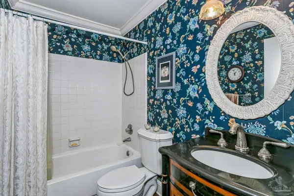 $189,900 | 4831 East Olive Road, Unit 2D, Pensacola, FL 32514