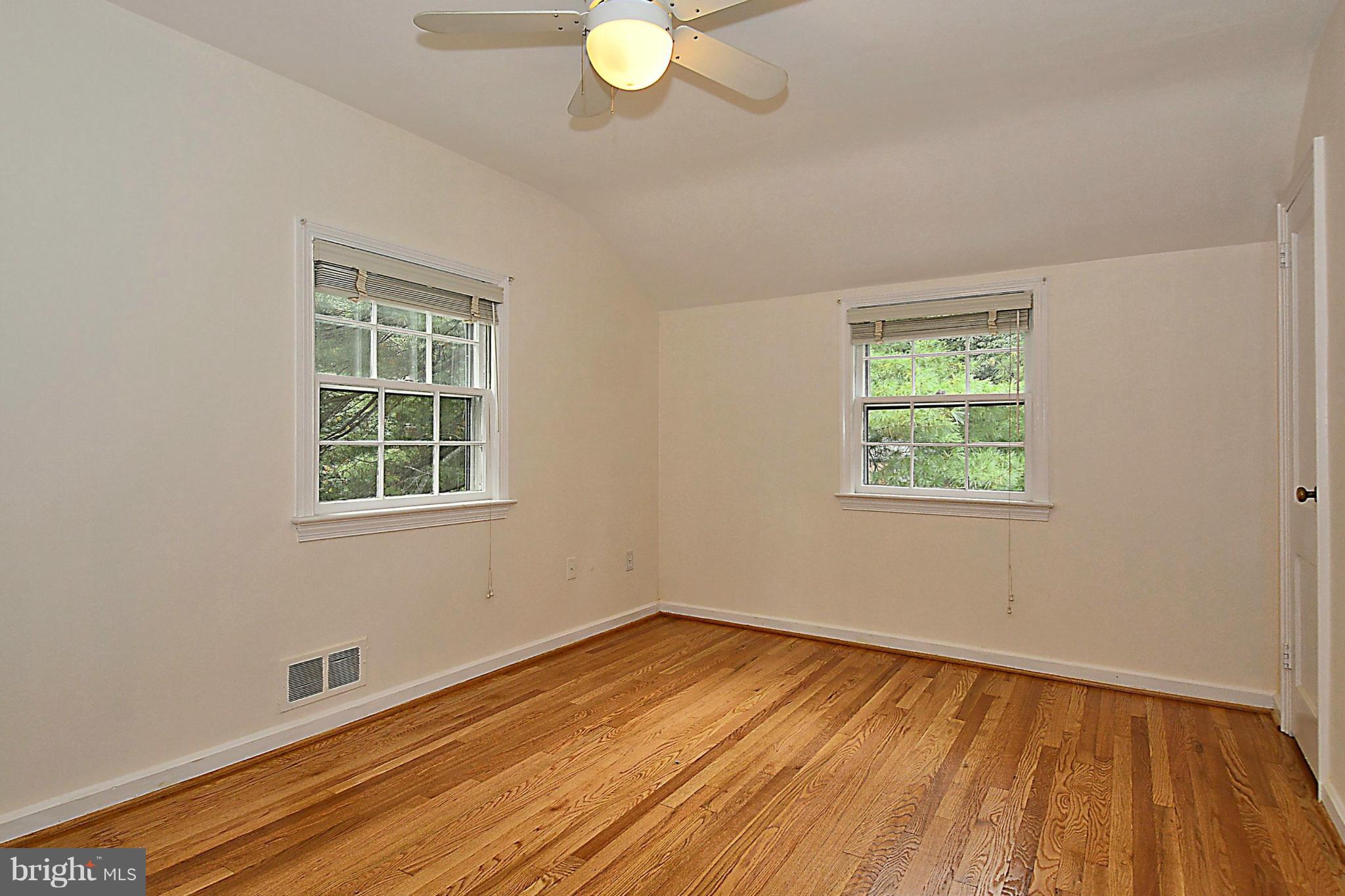 9617 Brunett Avenue Silver Spring, MD 20901 - Photo 18 of 28 Bedroom (Master)