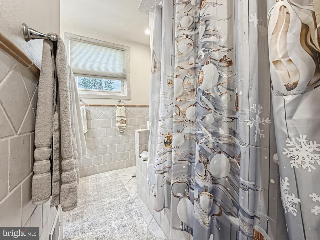 254 Allen Lane Warminster, PA 18974 - Photo 37 of 85 a bathroom with a shower