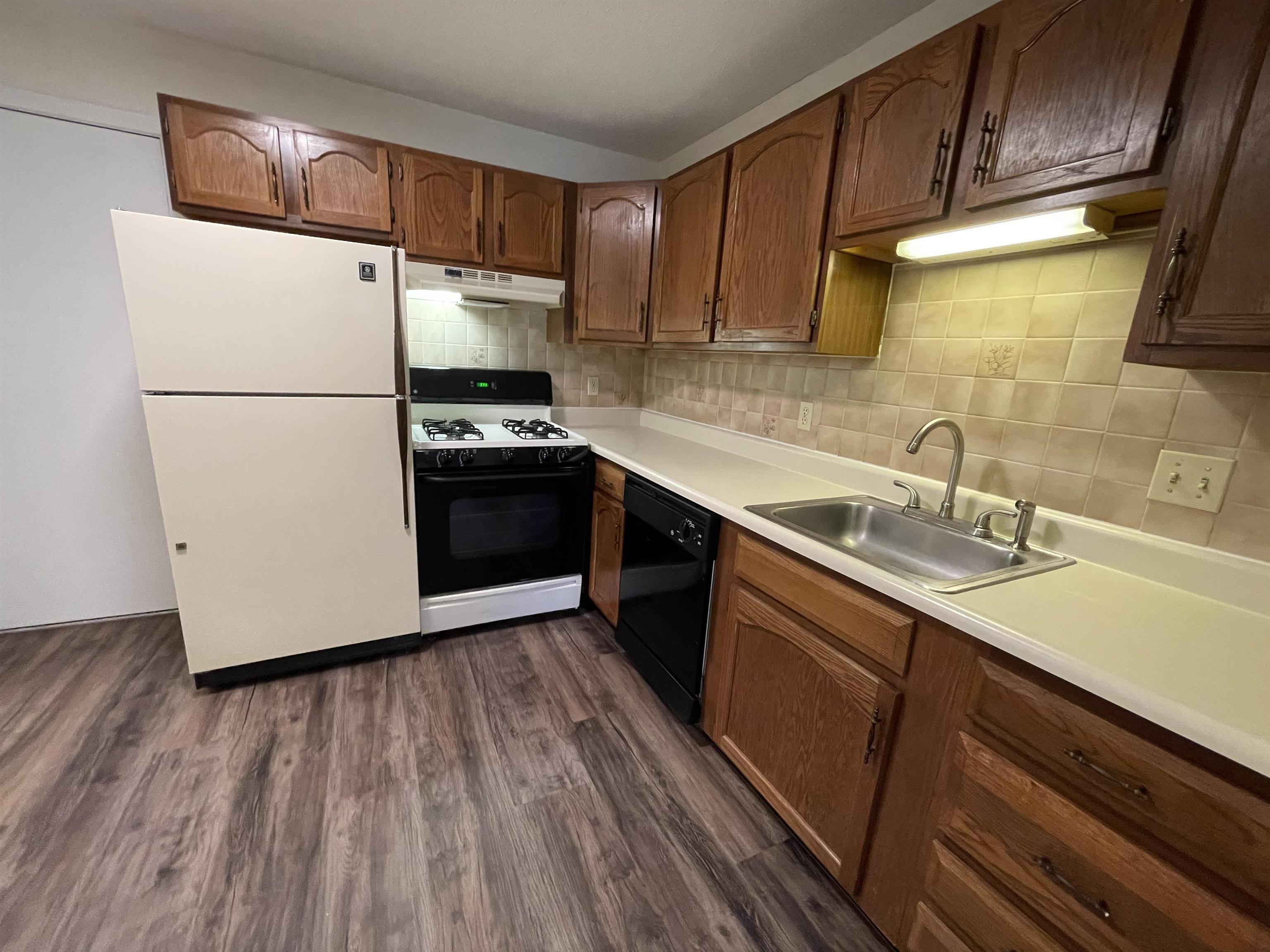 379 Huse Road, Unit 5 Manchester, NH 03103 - Photo 12 of 40