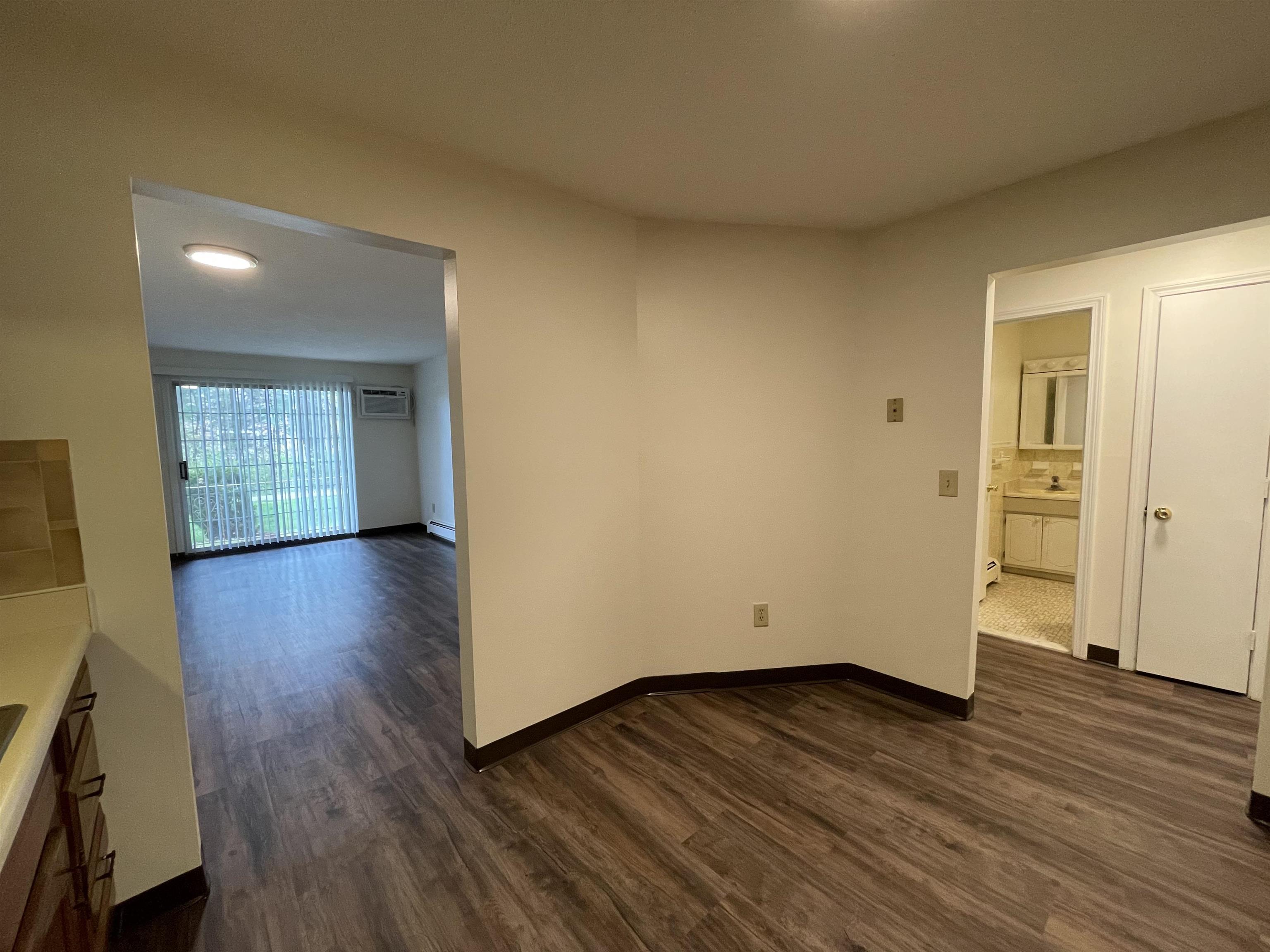 379 Huse Road, Unit 5 Manchester, NH 03103 - Photo 16 of 40